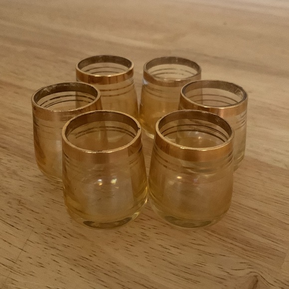 Vintage Mini Decanter Set - Gold and Glass Decanter with Six Glasses - Picture 4 of 5